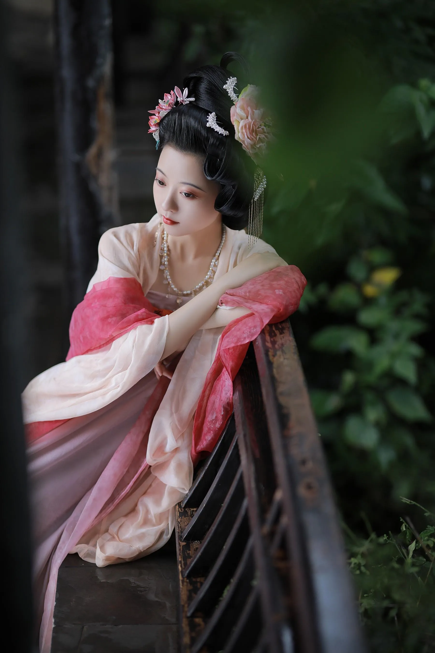 [YITUYU艺图语]2022.09.23 风月偏爱宴旧人 YunFleur [36P]插图2